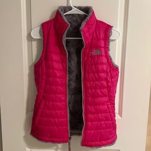North Face, reversible vest, pink/gray